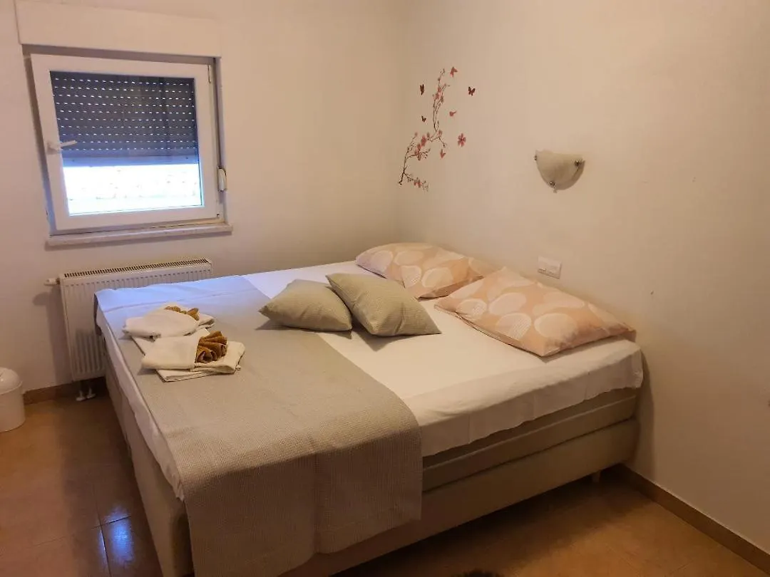 Apartments And Rooms Niki 2 Kastela